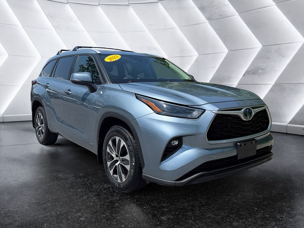 2023 Toyota Highlander Hybrid Base
