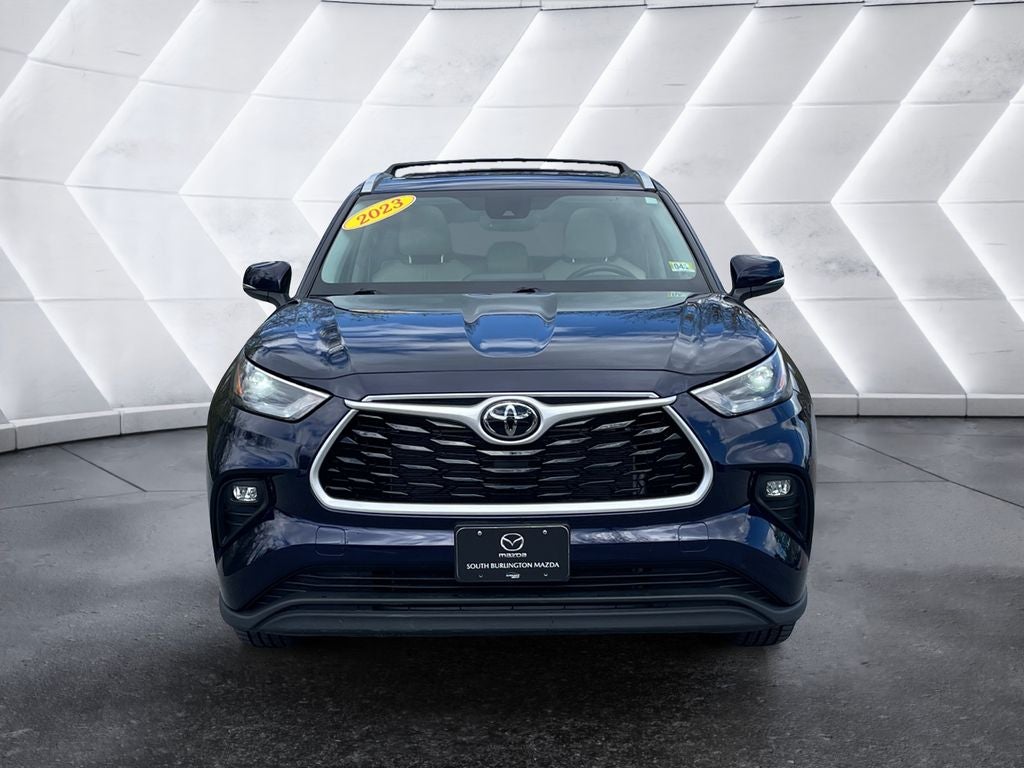 2023 Toyota Highlander Base