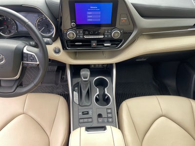 2023 Toyota Highlander Base