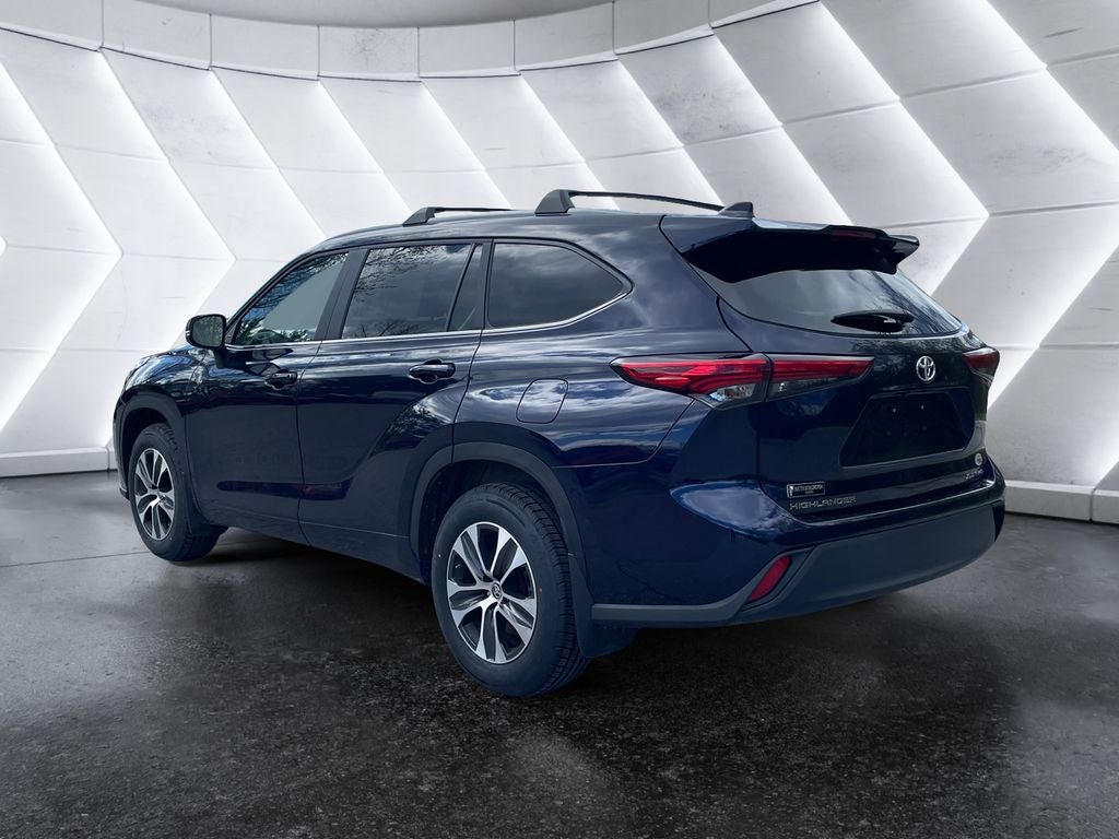 2023 Toyota Highlander Base