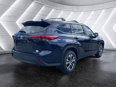 2023 Toyota Highlander Base