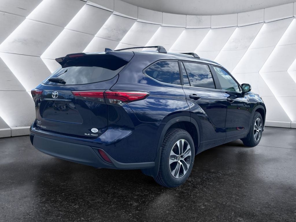 2023 Toyota Highlander Base