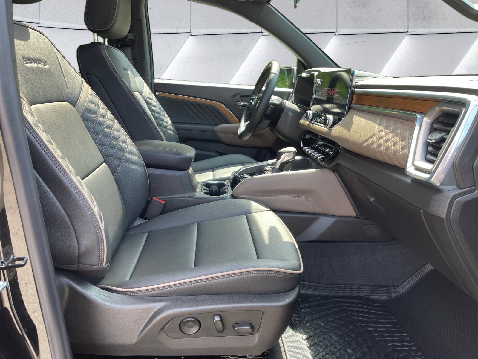 2025 GMC Canyon Denali