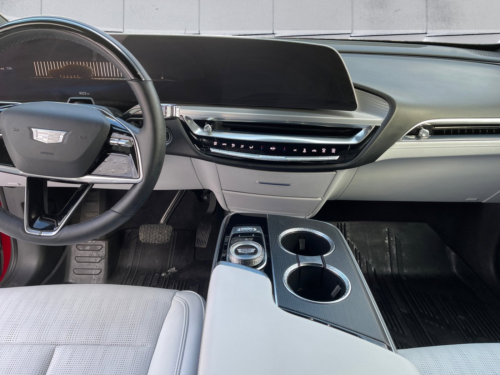 2024 Cadillac LYRIQ Luxury 2