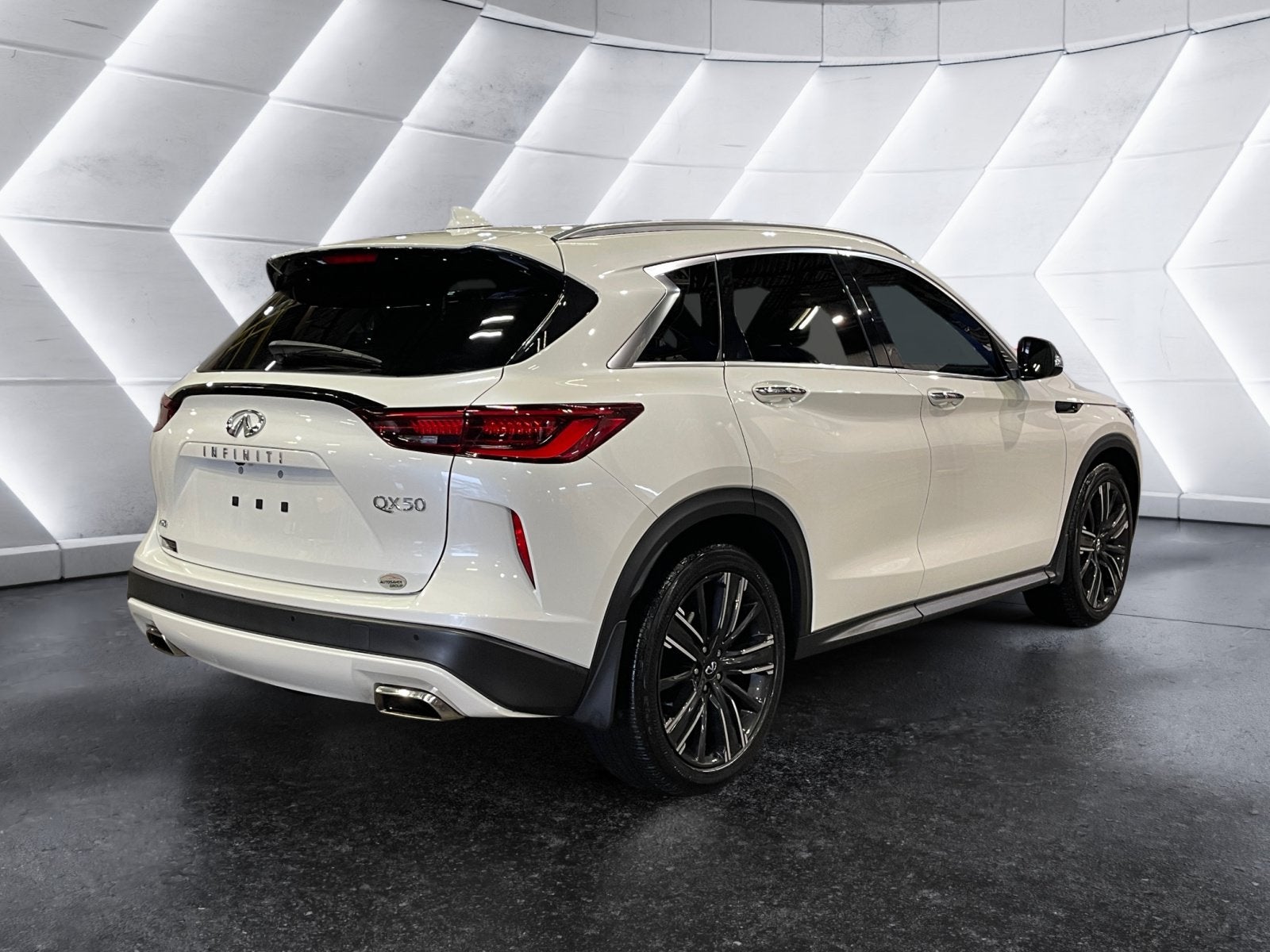 2022 INFINITI QX50 LUXE