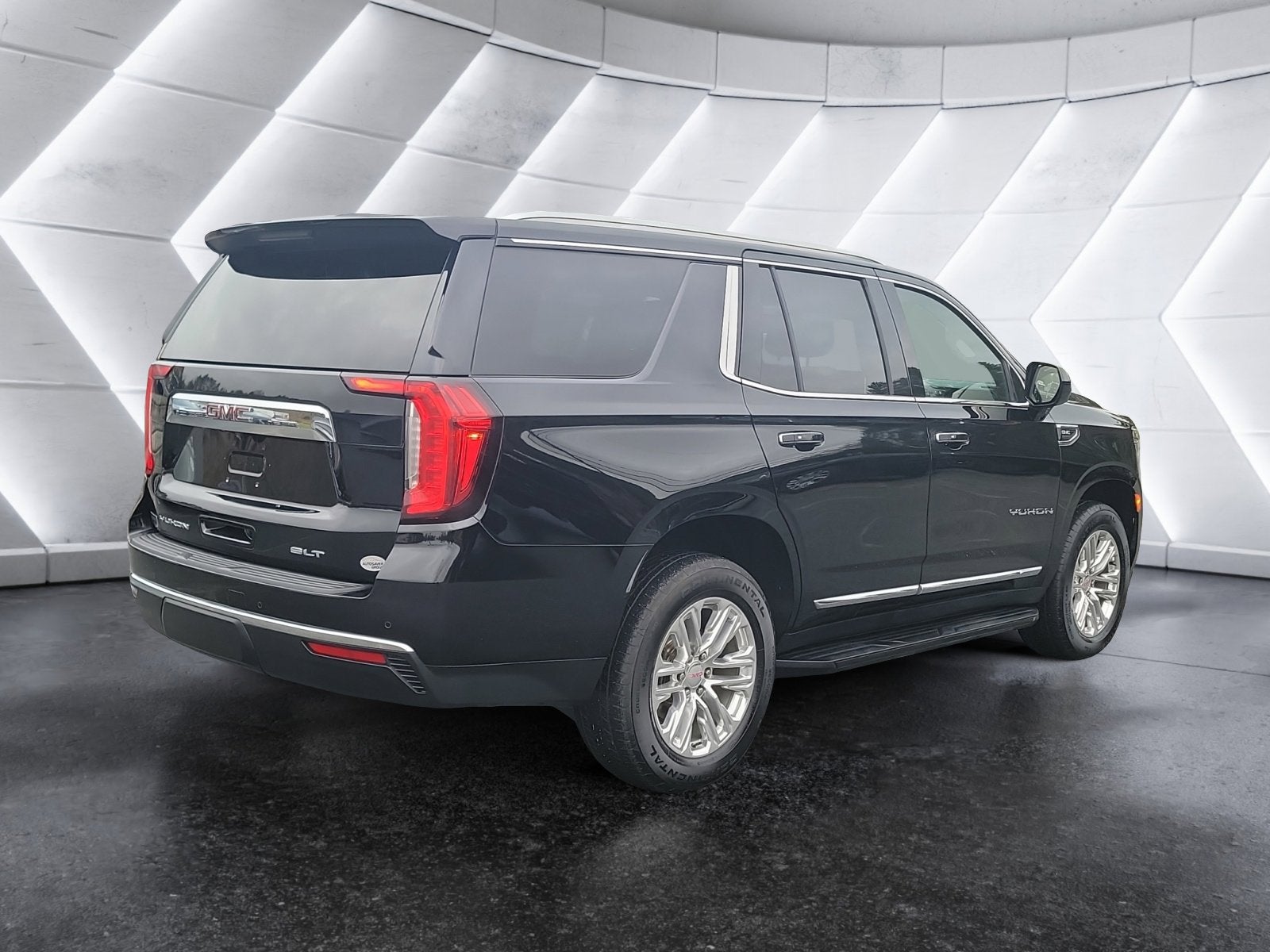 2023 GMC Yukon SLT