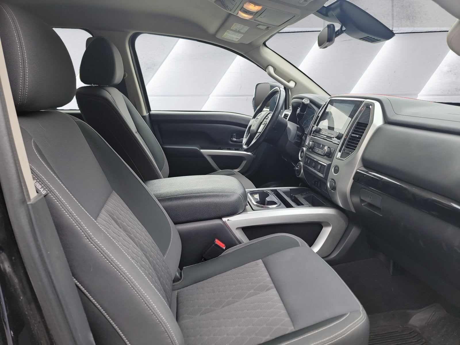 2023 Nissan Titan SV