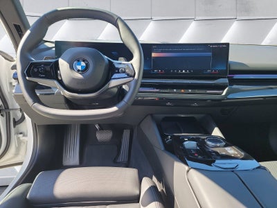 2025 BMW 5 Series 530i xDrive