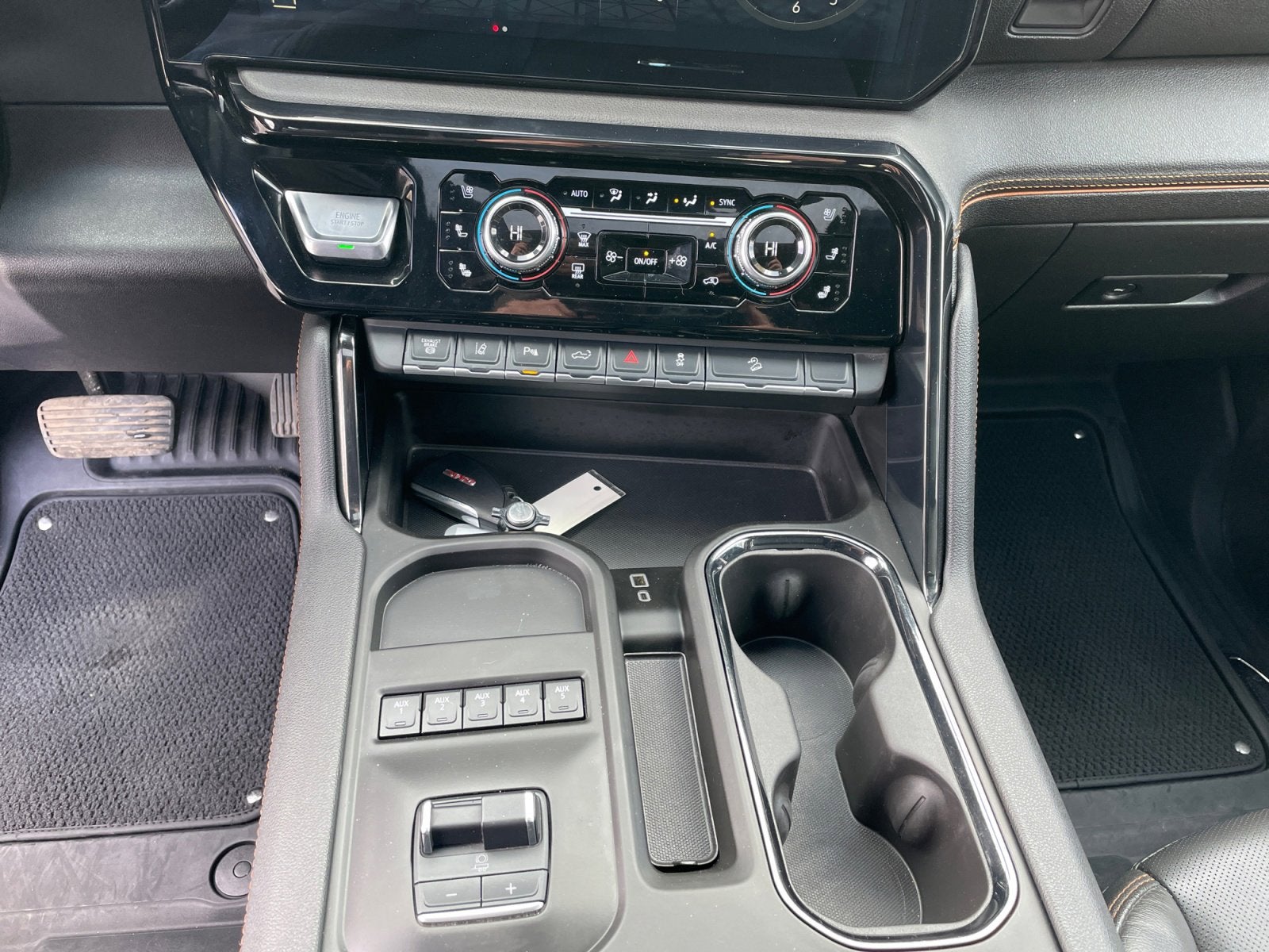 2025 GMC Sierra 3500 HD AT4