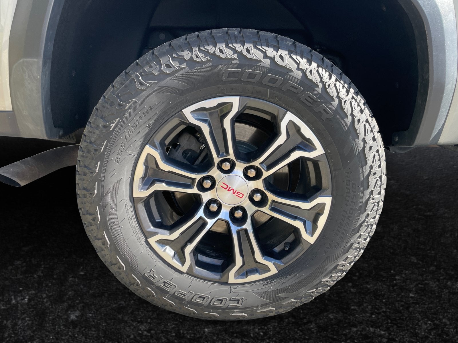 2023 GMC Canyon 4WD AT4