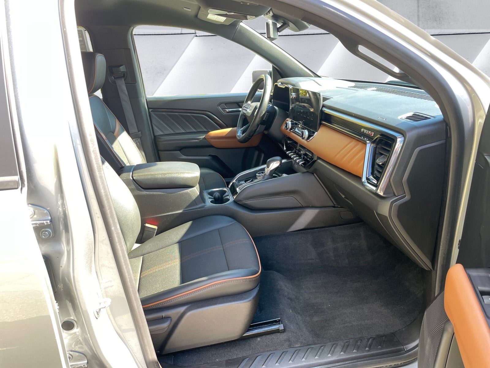 2023 GMC Canyon 4WD AT4