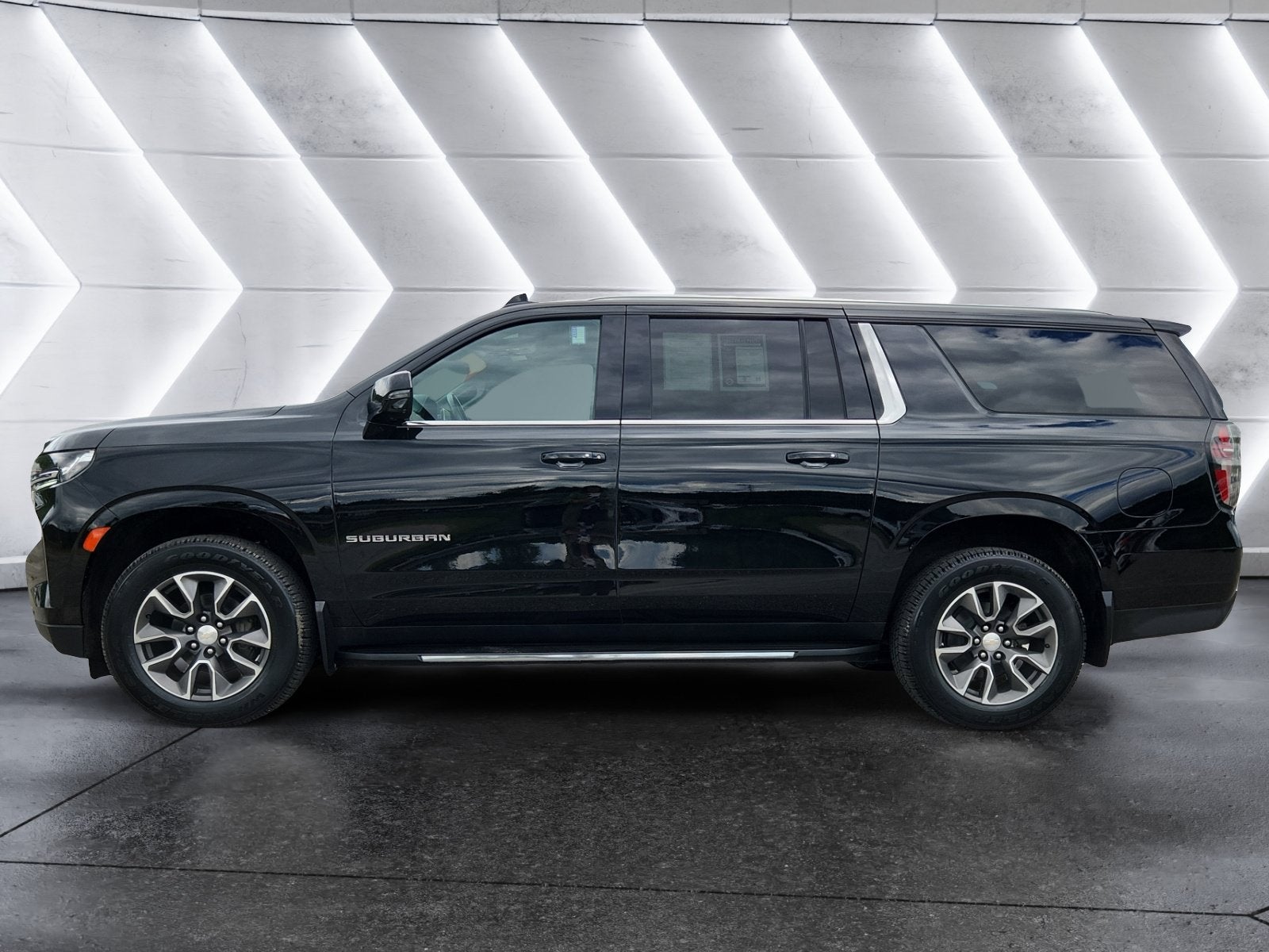 2023 Chevrolet Suburban LT