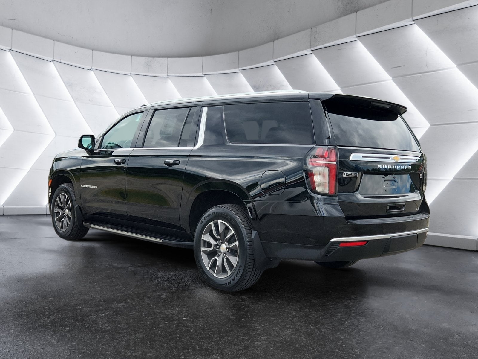 2023 Chevrolet Suburban LT