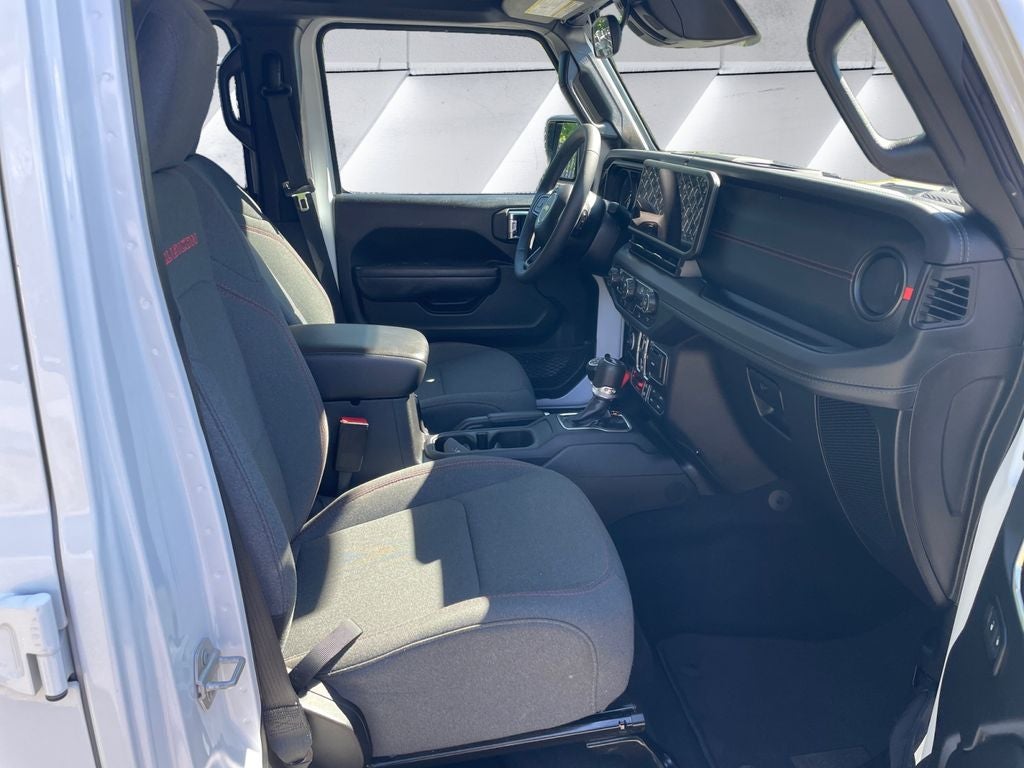 2025 Jeep Wrangler 4-Door Rubicon - Photo 17