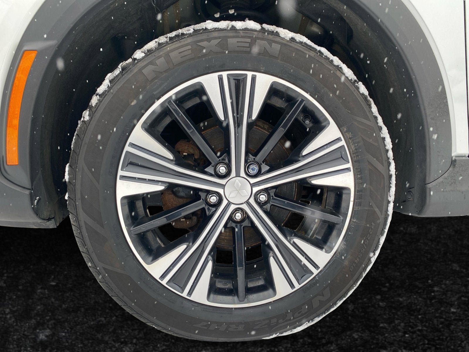 2022 Mitsubishi Eclipse Cross Base