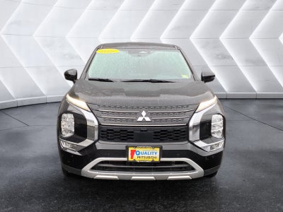 2022 Mitsubishi Outlander Base
