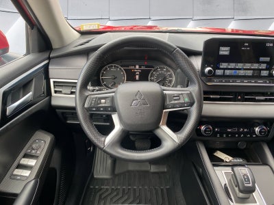 2023 Mitsubishi Outlander Base