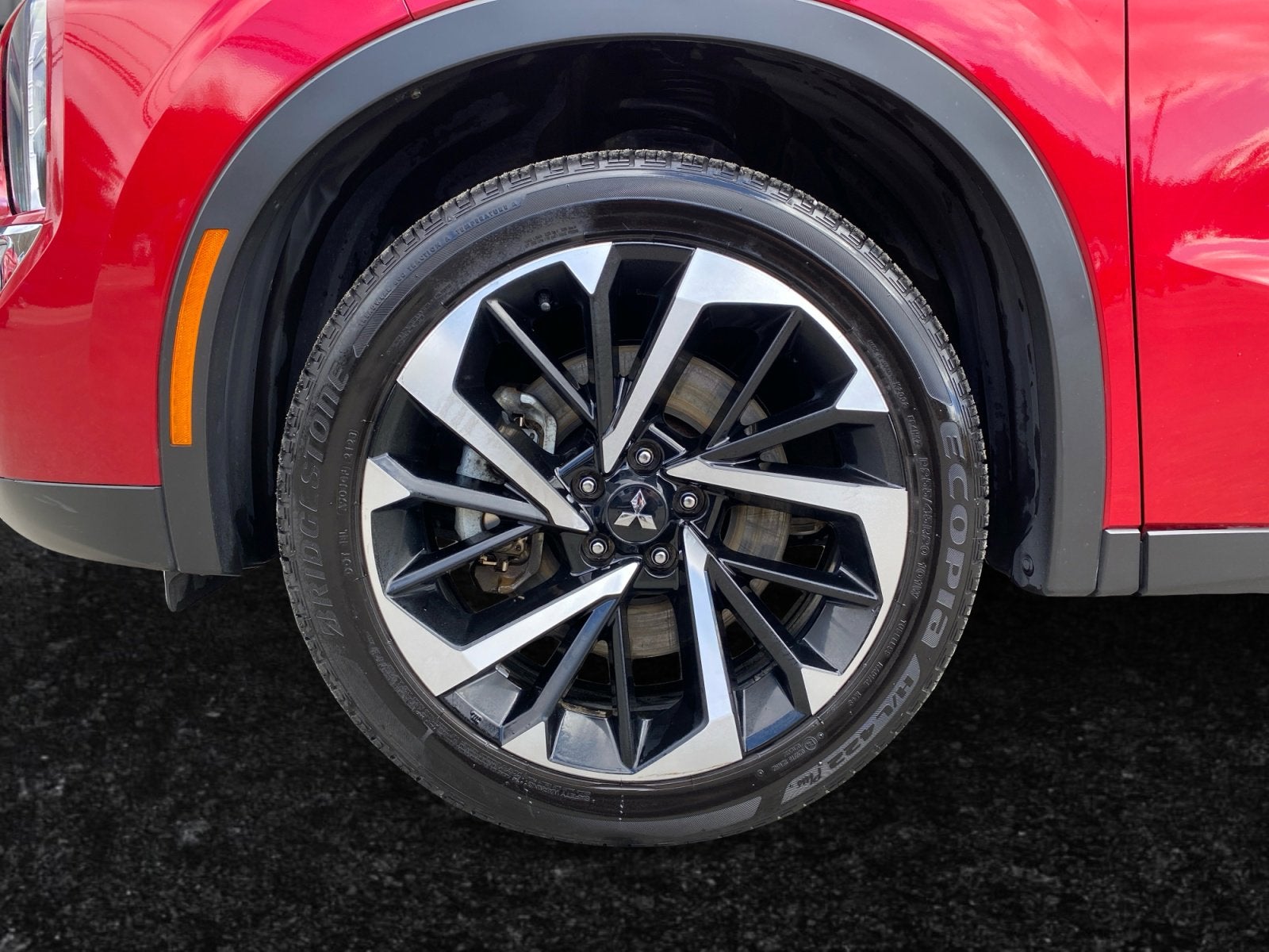 2023 Mitsubishi Outlander Base