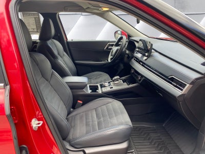 2023 Mitsubishi Outlander Base