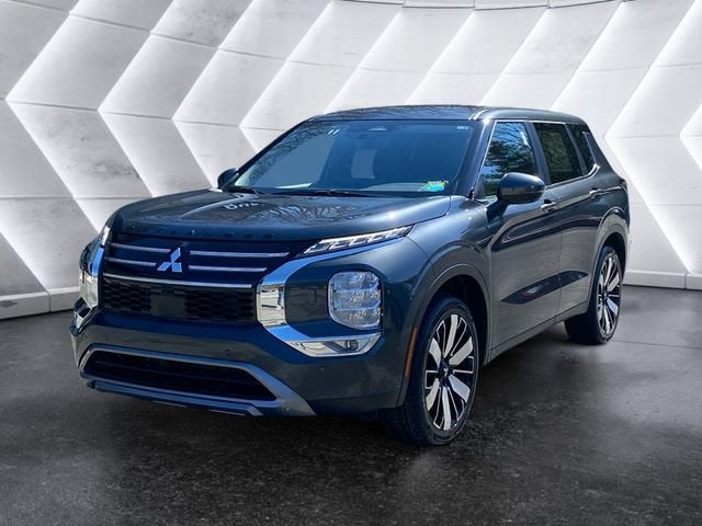 2025 Mitsubishi Outlander Base