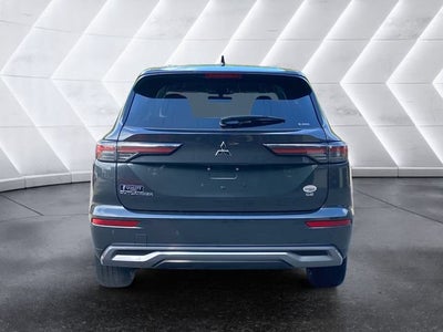 2025 Mitsubishi Outlander Base