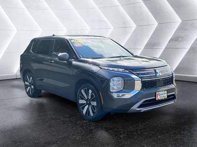 2025 Mitsubishi Outlander Base