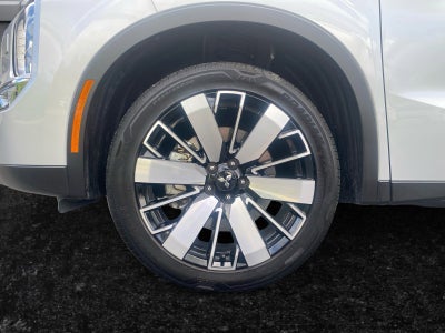 2025 Mitsubishi Outlander Base