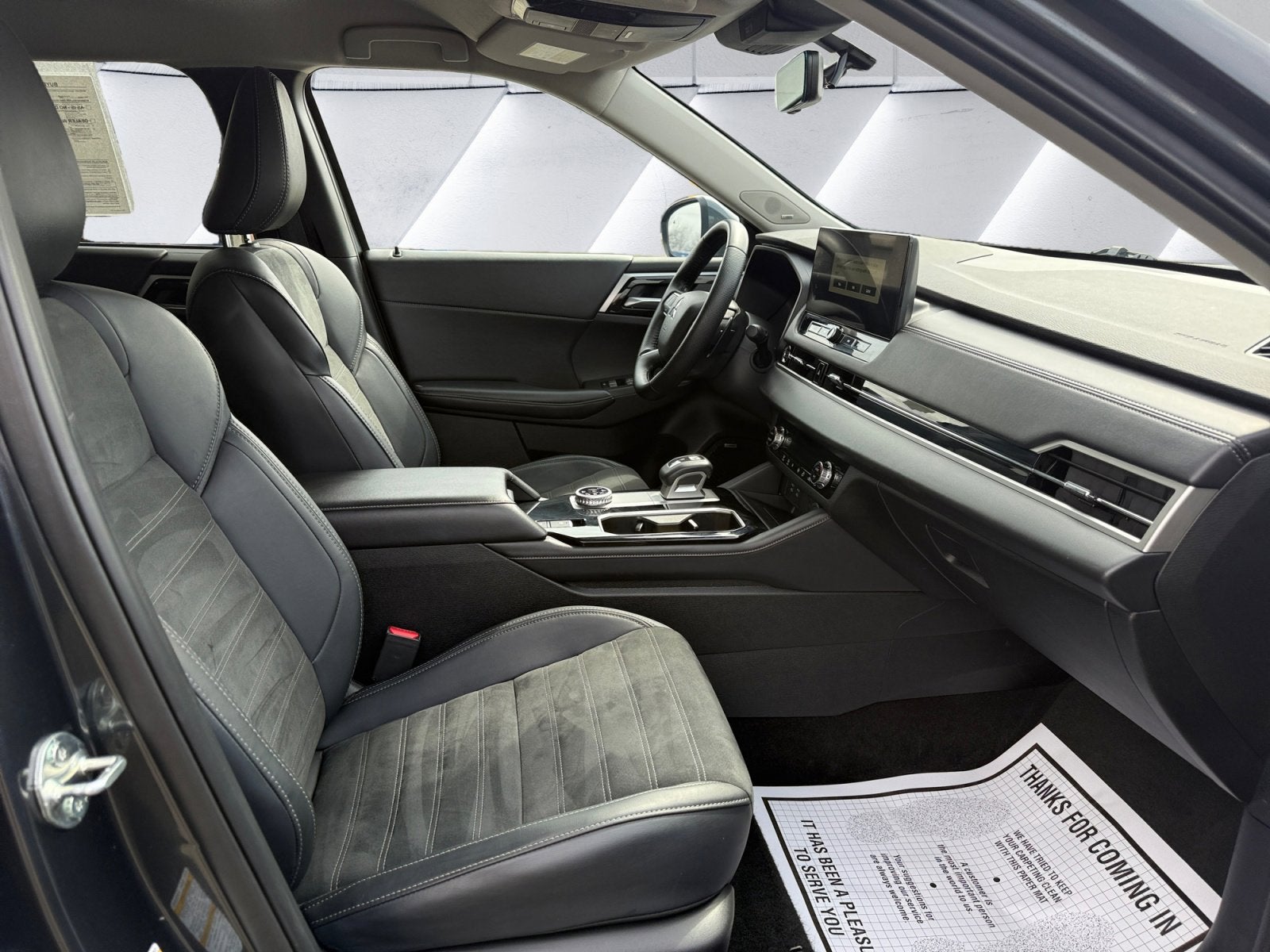 2025 Mitsubishi Outlander SE