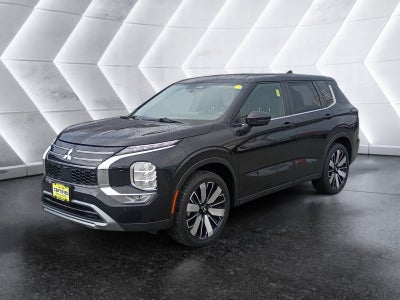 2025 Mitsubishi Outlander Base