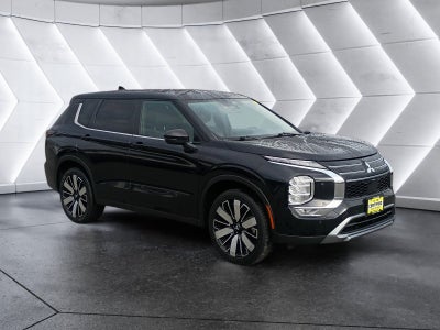 2025 Mitsubishi Outlander Base