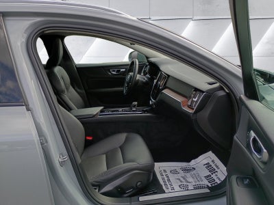 2025 Volvo V60 Cross Country B5 Plus