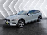 2025 Volvo V60 Cross Country B5 Plus