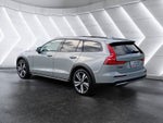 2025 Volvo V60 Cross Country B5 Plus