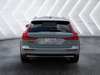 2025 Volvo V60 Cross Country B5 Plus