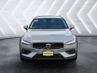 2025 Volvo V60 Cross Country B5 Plus